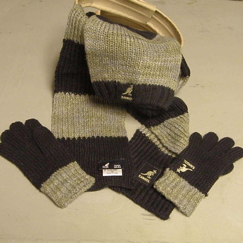 New Toddler Kangol hay,gloves and scarf set